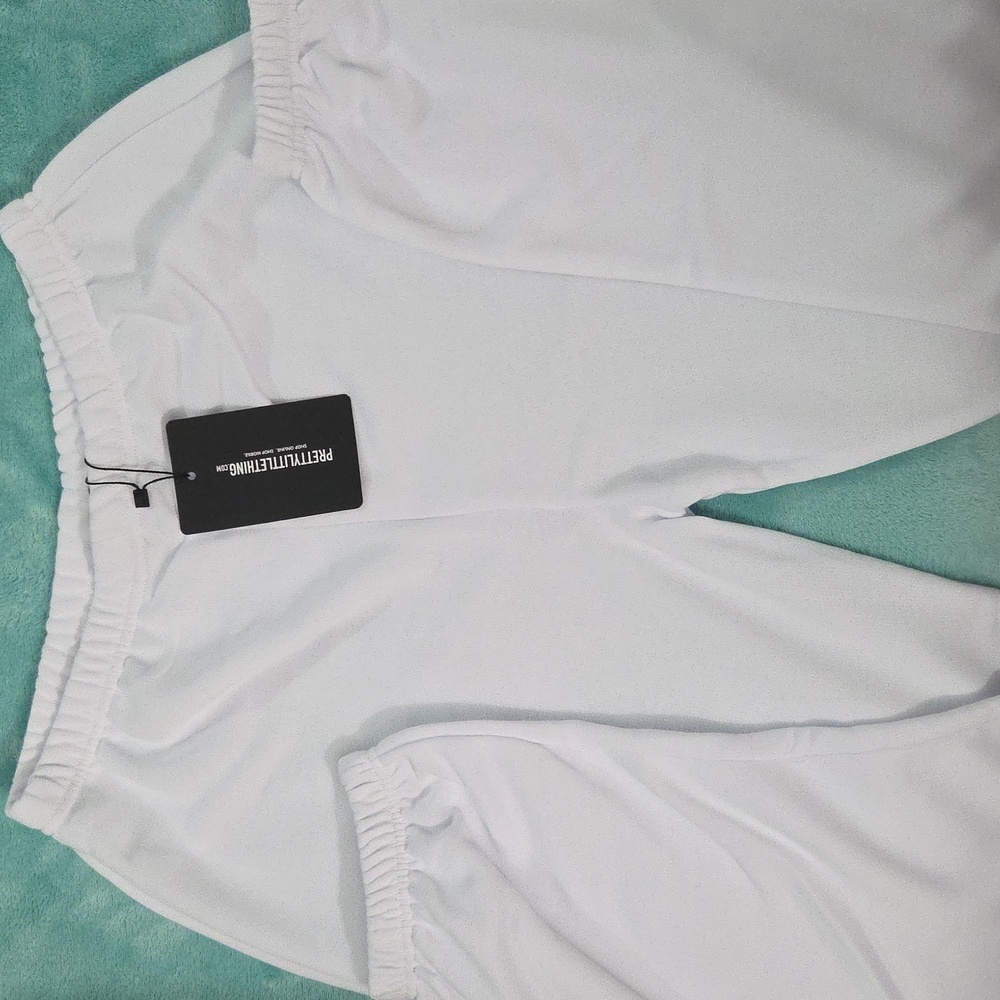 PRETTYLITTLETHING, Bright White Sweatpant🧿